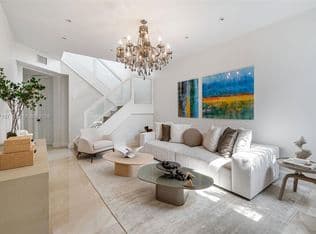 5+1 Müstakil ev — 21156 NE 33rd Ave, Aventura, 33180