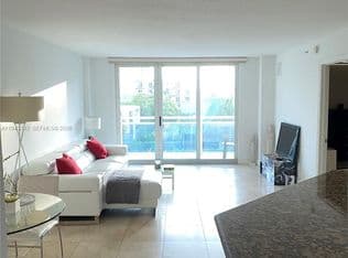 1-bedroom Condo — 6917 Collins Ave APT 426, Miami Beach, 33141