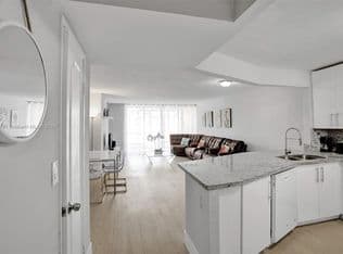 2+1 Condo — 1770 NE 191st St #7161, Miami, 33179