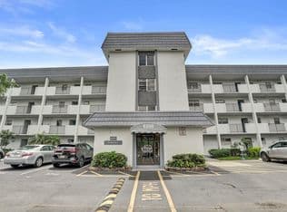 2-bedroom Condo — 6200 NW 44th Unit # 204 Street #204, Fort Lauderdale, 33319