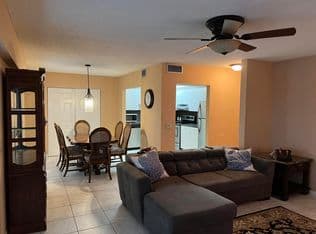 1-bedroom Condo — 203 Suffolk #E, Boca Raton, 33434