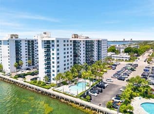 1+1 Condo — 7501 E Treasure Dr APT 2S, North Bay Village, 33141