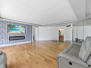 2+1 Condo — 1501 NE 191st St APT C217, Miami, 33179