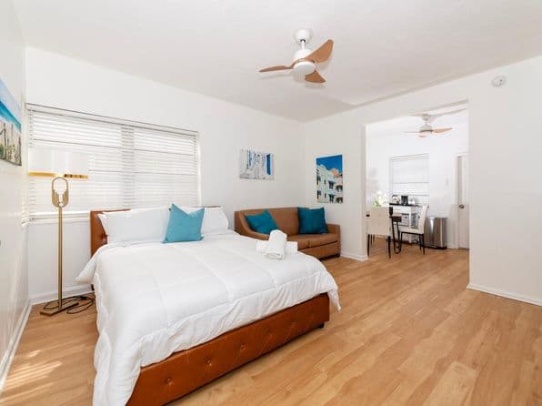 Building — For Rent, Miami Beach 33139