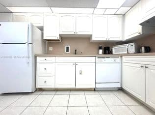 1+1 Condo — 4001 S Ocean Dr APT 15L, Hollywood, 33019