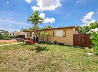 5-bedroom Single-Family Home — 11600 SW 181st Ter, Cutler Bay, 33157