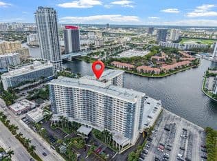2+1 Condo — 3800 S Ocean Dr APT 301, Hollywood, 33019