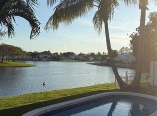 3-bedroom Single-Family Home — 13950 Oak Ridge Dr, Davie, 33325