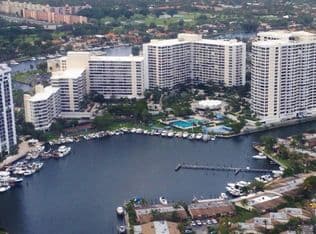 2-bedroom Condo — 600 Three Islands Blvd APT 411, Hallandale, 33009