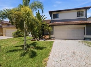 3+1 Müstakil ev — 14110 SW 122nd Ct, Miami, 33186