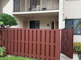 2+1 Condo — 7901 Southgate Blvd APT C6, Pompano Beach, 33068