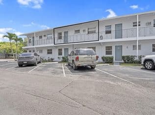 2+1 Condo — 7401 Pines Blvd APT 221, Pembroke Pines, 33024