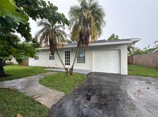 2+1 Müstakil ev — 8220 SW 6th St, Pompano Beach, 33068