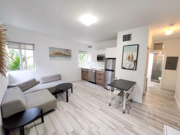 1-bedroom Building — For Rent, Miami Beach 33139