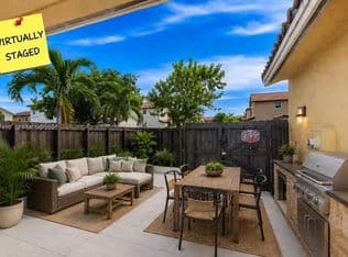 4+1 Townhouse — 24557 SW 117th Ave, Homestead, 33032