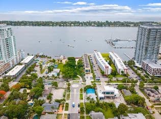 4+1 Müstakil ev — 400 45TH Street, West Palm Beach, 33407