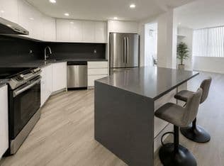 1-bedroom Condo — 2750 NE 183rd St APT 2407, Aventura, 33160