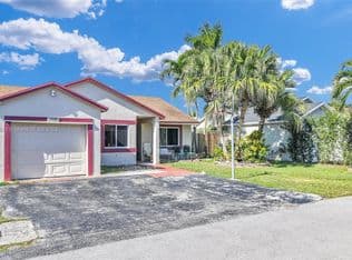 3-bedroom Single-Family Home — 13520 SW 116th Ct, Miami, 33176