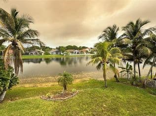 4-bedroom Single-Family Home — 17471 SW 12th St, Pembroke Pines, 33029