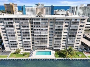 2+1 Condo — 303 N Riverside Drive #Ph3, Pompano Beach, 33062