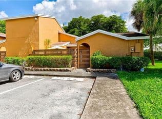 2+1 Müstakil ev — 8007 NW 71st Court, Tamarac, 33321