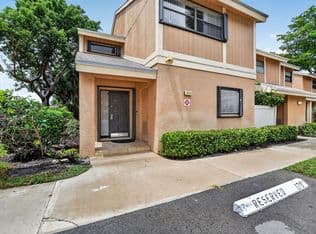 3-bedroom Townhouse — 2231 NW 45TH Avenue, Coconut Creek, 33066