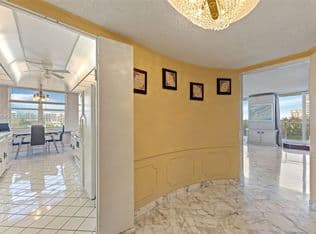2+1 Condo — 2751 S Ocean Dr APT 501N, Hollywood, 33019