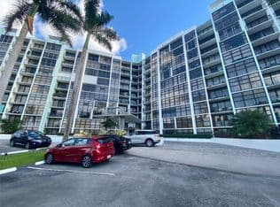 2-bedroom Condo — 200 Leslie Dr APT 228, Hallandale, 33009