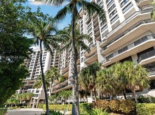 3-bedroom Condo — 540 Brickell Key Dr APT 1513, Miami, 33131