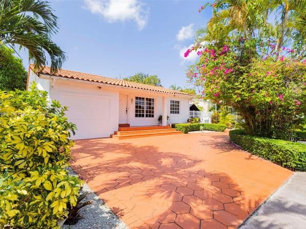 3-bedroom Single-Family Home — 41 Campina Ct, Coral Gables, FL 33134