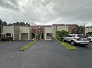 3+1 Townhouse — 295 Jacaranda Dr #20, Fort Lauderdale, 33324
