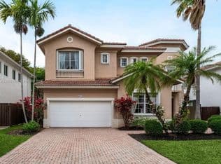 6+1 Müstakil ev — 6914 NW 113th Pl, Doral, 33178