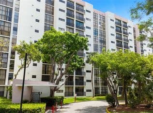 2-bedroom Condo — 17021 N Bay Rd APT 429, Sunny Isles Beach, 33160