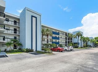 3-bedroom Condo — 6000 NW 2nd Avenue #339, Boca Raton, 33487