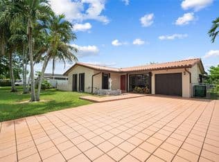 3-bedroom Single-Family Home — 12330 SW 39th Ter, Miami, 33175