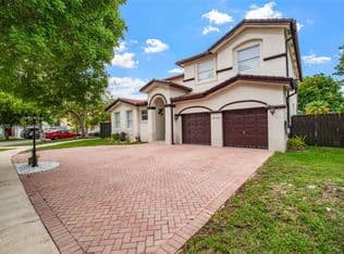 4+1 Müstakil ev — 15761 SW 59th Ter, Miami, 33193