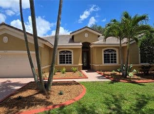 4-bedroom Single-Family Home — 2823 Poinciana Cir, Cooper City, 33026