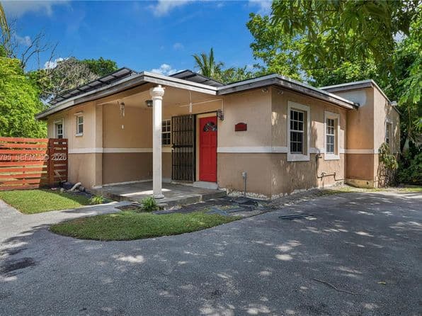 3+1 Müstakil ev — 6401 SW 63rd Ct, South Miami, FL 33143