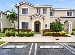 4+1 Townhouse — 2440 SE 10th Ct, Homestead, 33035