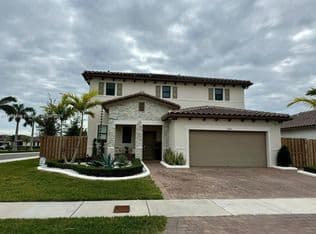 5-bedroom Single-Family Home — 11910 SW 243rd St, Homestead, 33032