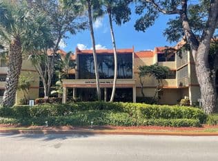 2+1 Condo — 16475 Golf Club Rd APT 309, Weston, 33326