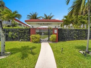 2+1 Condo — 580 Egret Dr APT 303, Hallandale, 33009