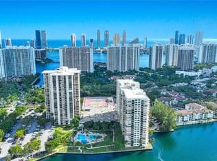 3-bedroom Condo — 18151 NE 31st Ct APT 301, Aventura, 33160