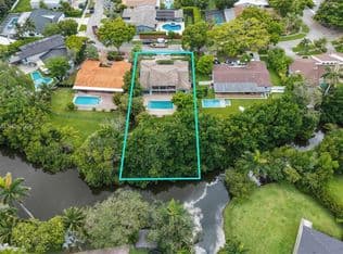6-bedroom Single-Family Home — 20021 NE 25th Ave, North Miami Beach, 33180