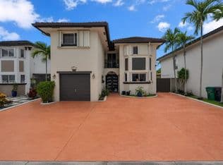 4-bedroom Single-Family Home — 16711 SW 140th Ave, Miami, 33177