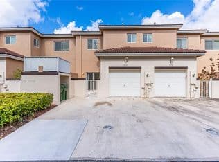 2+1 Townhouse — 2312 SE 21st St #2312, Homestead, 33035