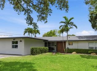 4-bedroom Single-Family Home — 109 S 57th Ave, Hollywood, 33023