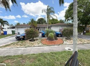 4+1 Müstakil ev — 6280 SW 4th Street, Margate, 33068