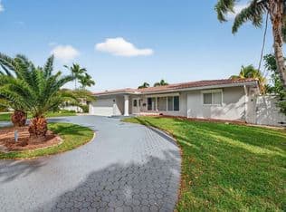 4-bedroom Single-Family Home — 5950 NE 28th Avenue, Fort Lauderdale, 33308