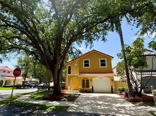 3-bedroom Single-Family Home — 9833 NW 5th Ct, Plantation, 33324